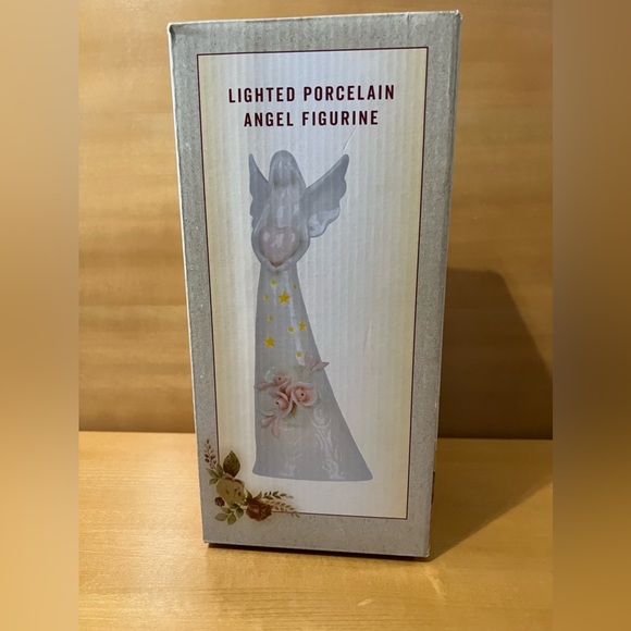 Cracker Barrel Accents Nwt Cracker Barrel Lighted Porcelain Angel